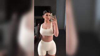 Kylie Jenner: Body like a Bottle #2