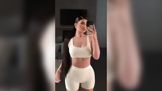 Kylie Jenner: Body like a Bottle #4