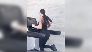 Kylie Jenner: Slo mo treadmill #3