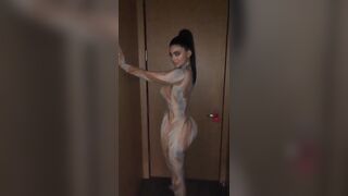 Kylie Jenner: curves #3