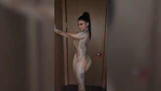 Kylie Jenner: curves #4