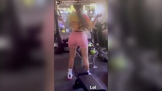 Kylie Jenner: Kylie’s ass jiggling (motion tracked) #4